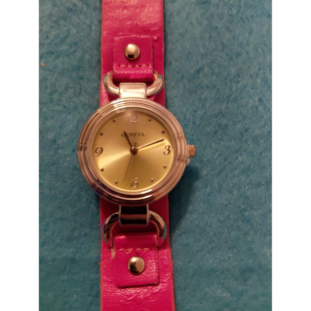 New Pink GENEVA ONE STRAP SILVER BUTTON SNAP WATCH